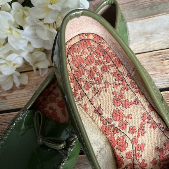 Lands End Green Patent Leather Slip On Loafers Size 8M - Picture 6 of 8